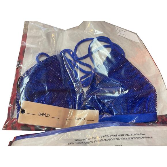 Dahlo Sequin Triangle Top, NWT large - Picture 9 of 9